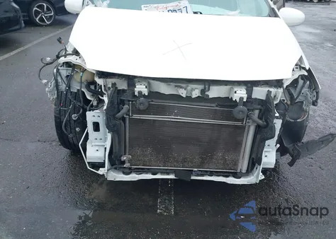 2013 Toyota Prius Five z USA, uszkodzony, nr VIN JTDKN3DUXD0344580